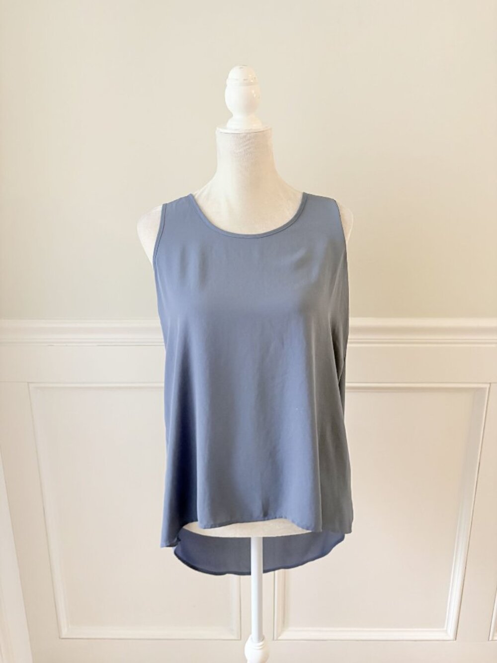 Everleigh Slate Blue Hi-Low Shell Tank Top S EUC